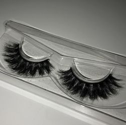 Monalicious Lashes