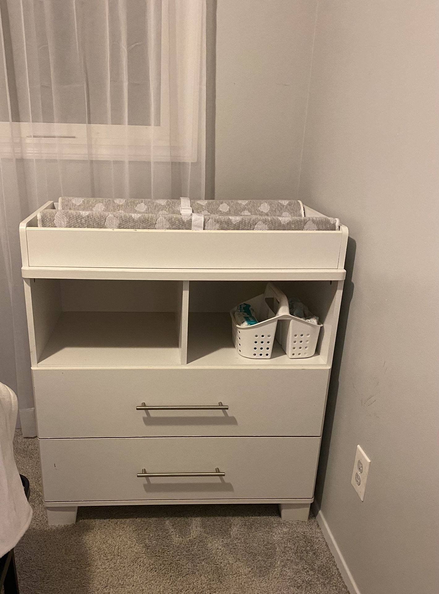 Stork craft Changing Table