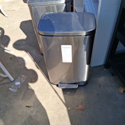 Kitchen Trash Can 46L