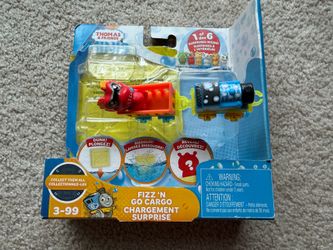 Thomas & Friends Minis Fizz N Go Cargo Thomas + Surprise Mystery Toy