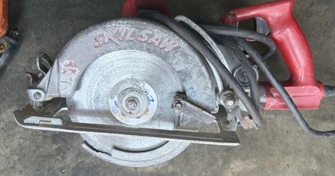 Skilsaw Worm Drive Circular Saw