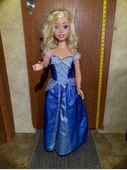 38 In Disney Princess Cinderella Around 3 Feet Tall