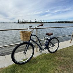 Luxury Beach Cruiser with Gears and Basket