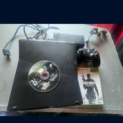 Xbox 360 Slim  W Games And Control 