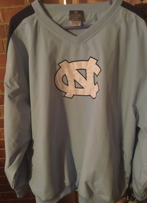University of North Carolina Tar Heels light weight jacket