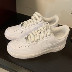 Woman’s Nike Air F 1 Size 8