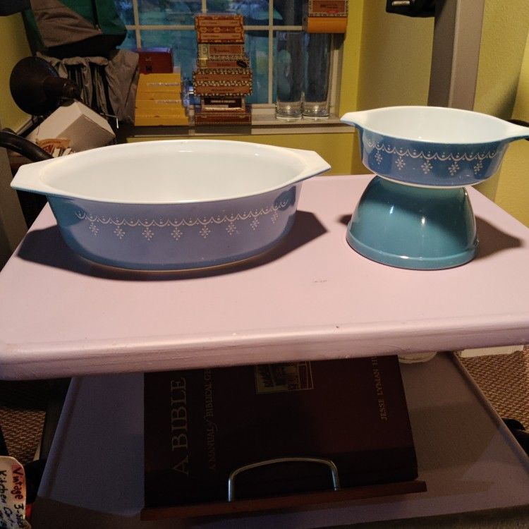 VINTAGE BLUE PYREX - 3 PIECES