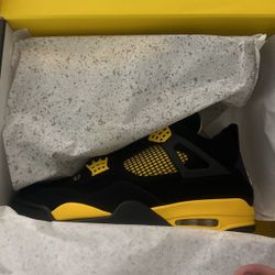 Jordan 4 Thunders