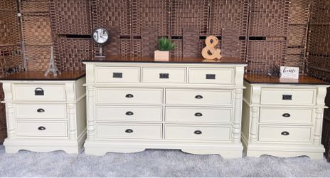 COASTER Dresser big $165 nightstand set $99 All the drawers work good