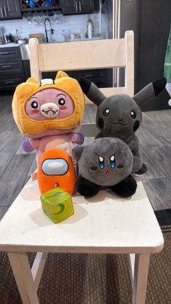 Plushie lot  with squishy cube