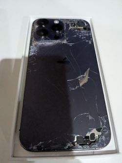 iPhone 14 pro max 128 unlocked back glass cracked