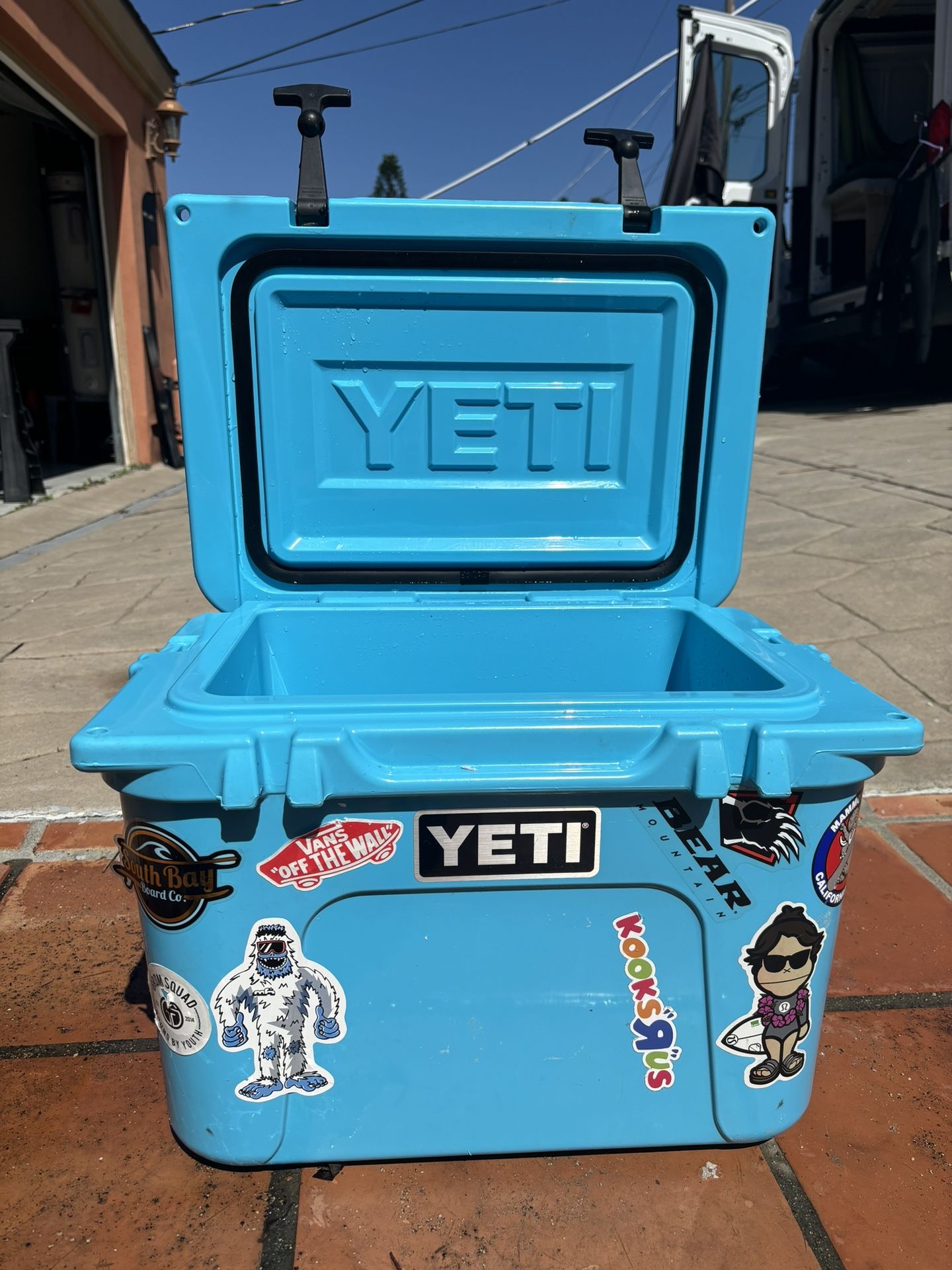 Yeti Roadie 20 Cooler REEF BLUE (Limitied Edition Color)