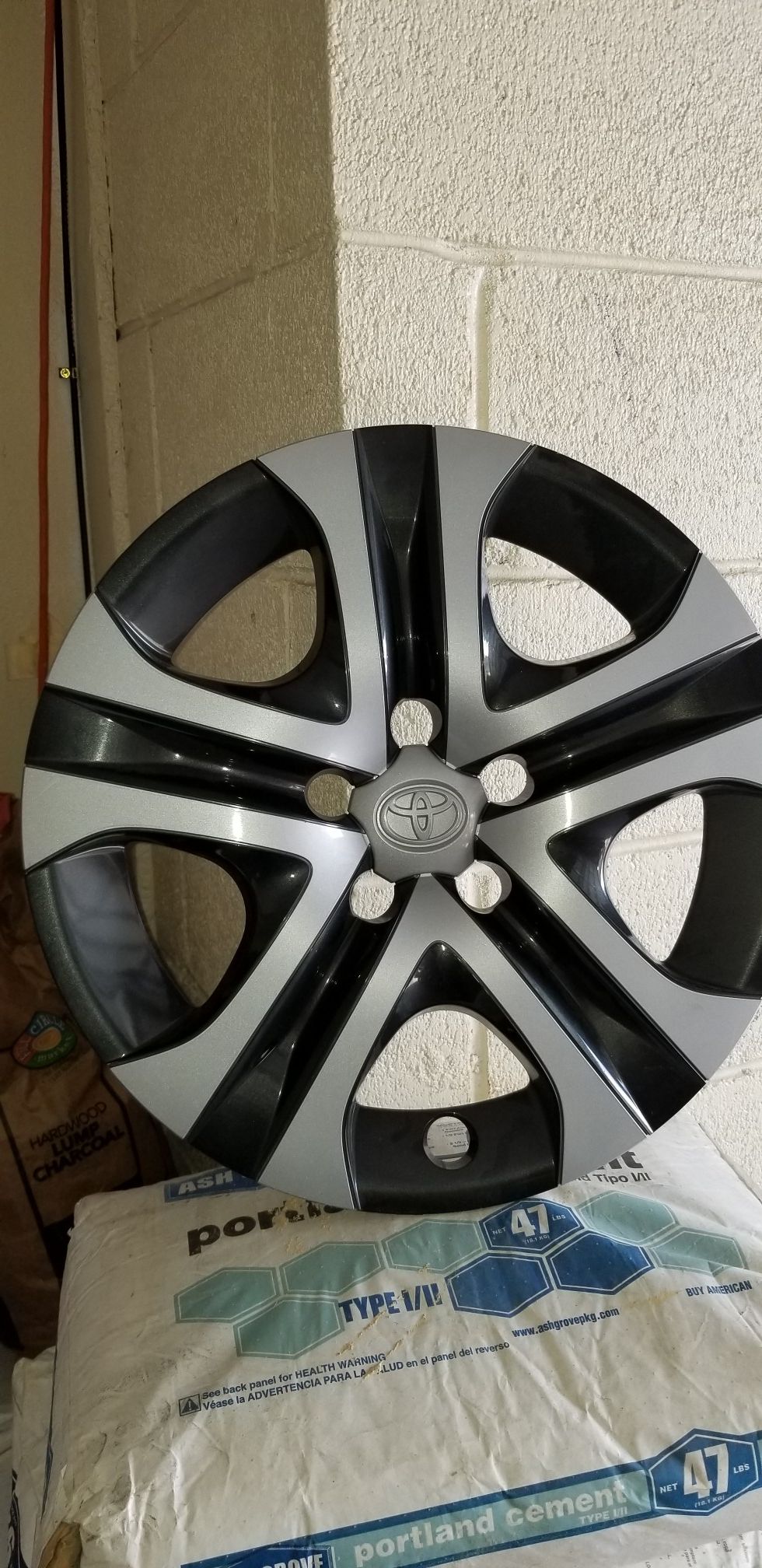 Toyota hubcaps