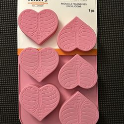 Makery Silicone Treat Mold Heart Rib Cage NWT