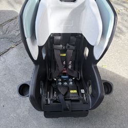 Nuna Rava Car Seat 