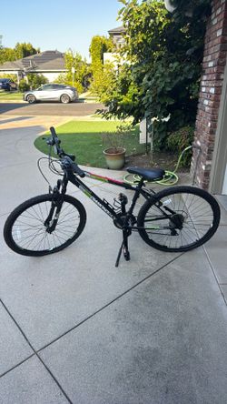 Diamondback Sorrento hybrid bike in great condition.