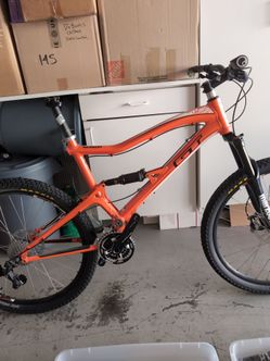 GT Sensor 3.0 & TREK EX8  Both ( L )