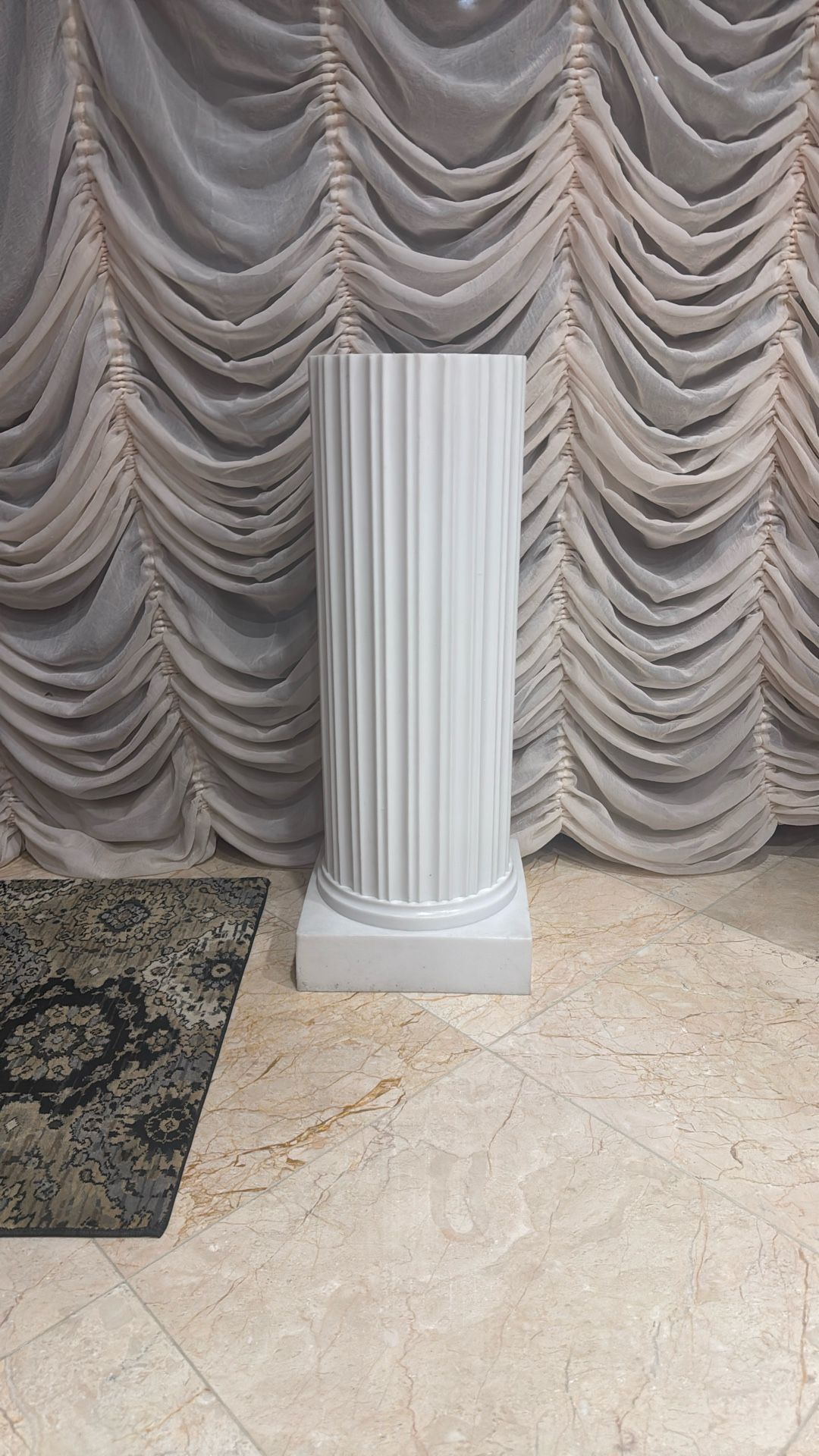Square base pedestal column
