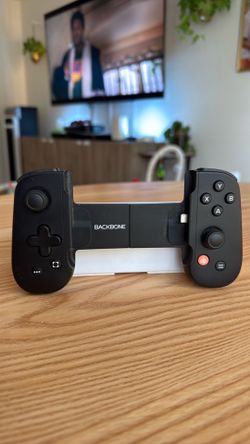 Backbone One Mobile Gaming Controller iPhone Lightning