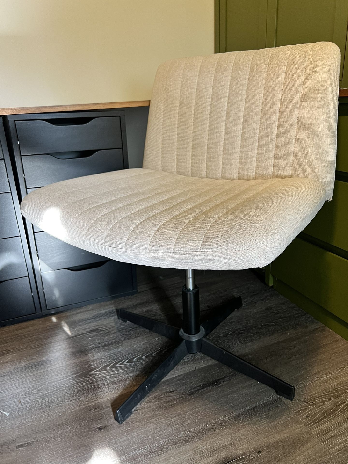 Armless Desk Chair