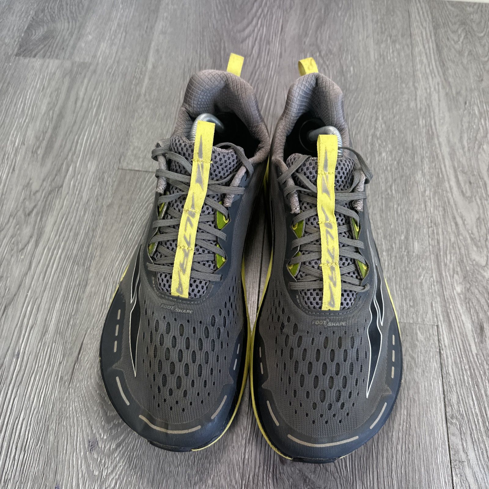 Altra Torin 4 Shoes Mens Sz 10.5 Gray Yellow Zero Drop Road Running ALM1937F232 Altra Torin 4 Zero Drop Running Shoes Mens Sz 11 Gray Yellow  main image 3