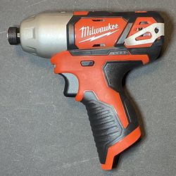 Milwaukee M12 12V Lithium-Ion Cordless 1/4 in. Impact Driver Kit