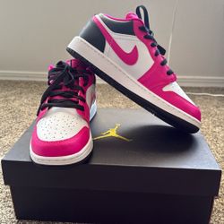 NEW Nike Air Jordan 1 Low (GS) shoes Size 6Y Fierce Pink/Black/White  // Zapatillas Nike rosas talla 6Y 24 cm