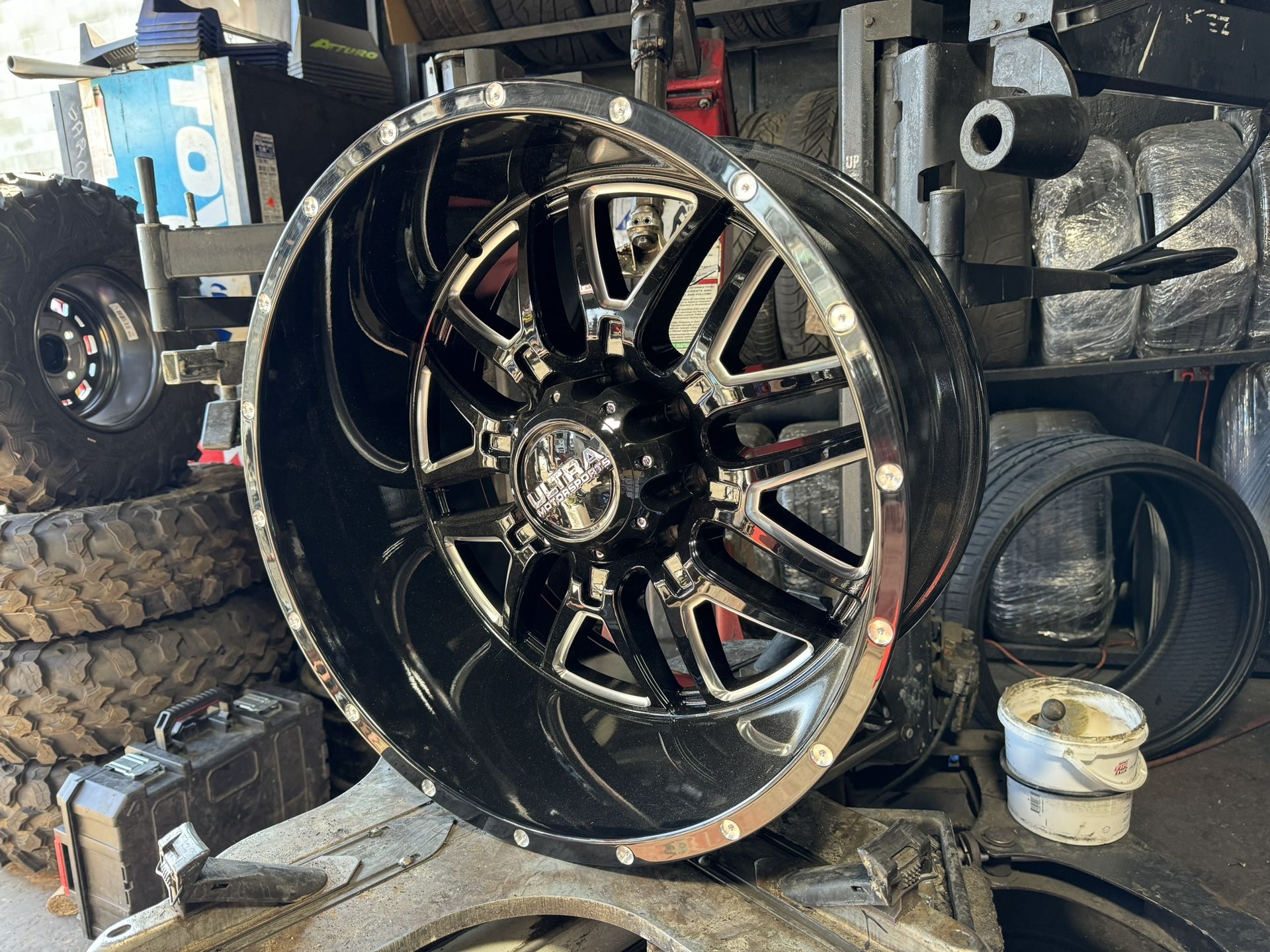 22x12 Ultra Black 8x170 ford F250 Or F350