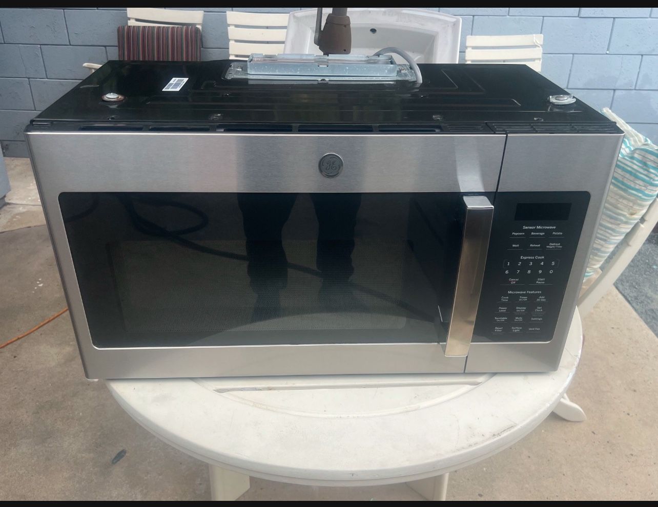 GE Microwave Over The Range