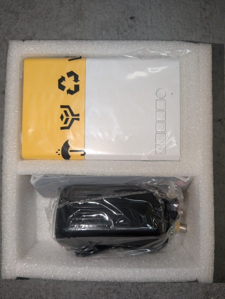 NEW LED PROJECTOR