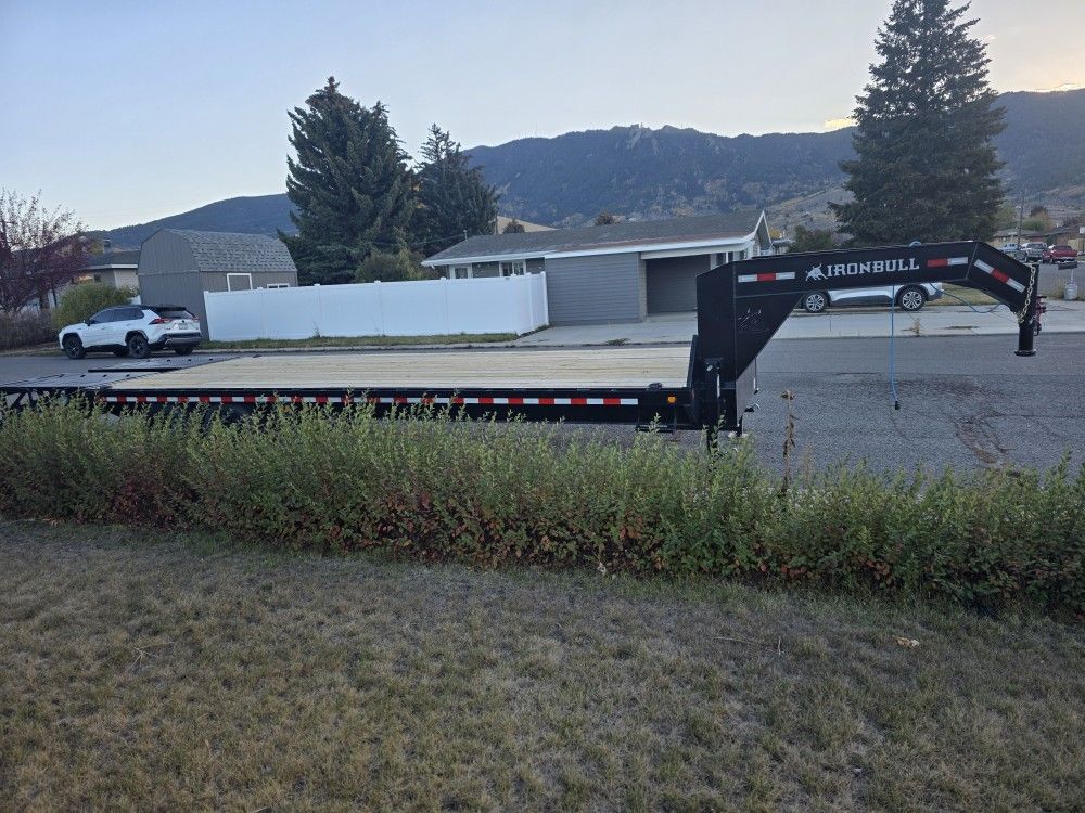 2026 Iron Bull 28ft Gooseneck