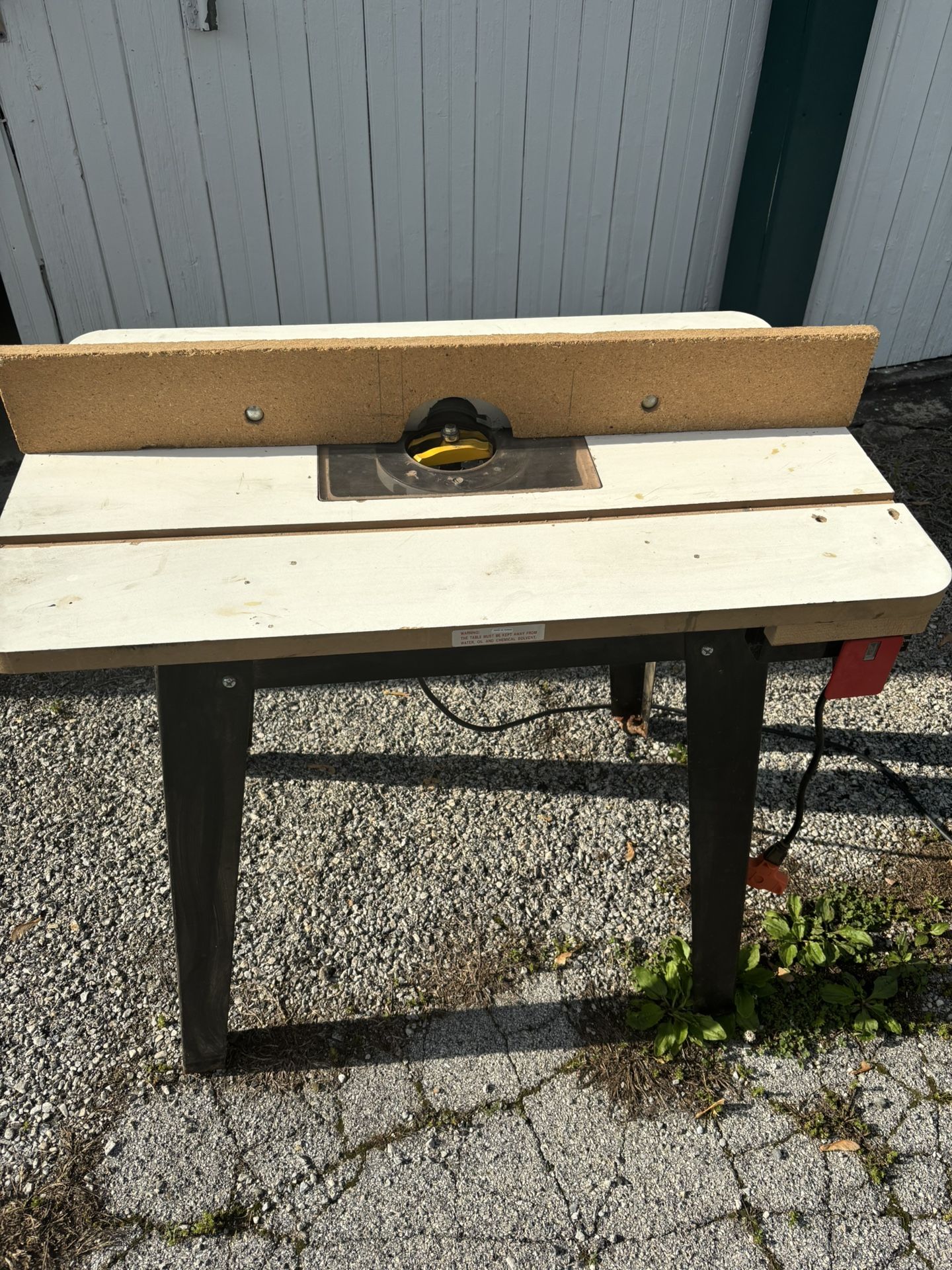 Wood Routing Table W/Dovetail Jig