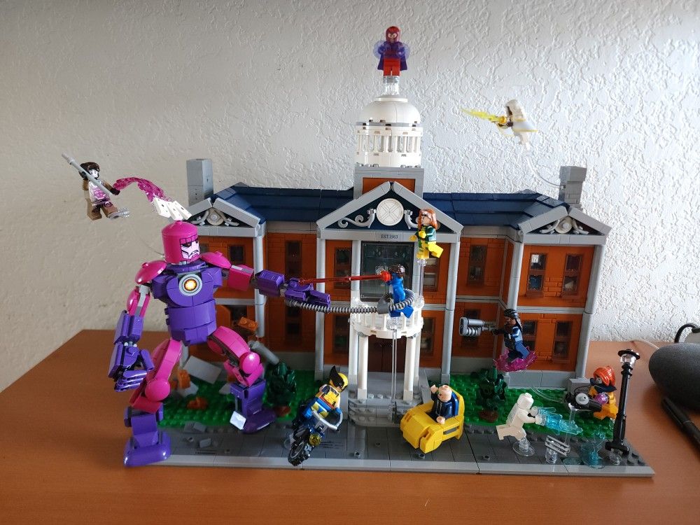 X-Men Mansion Lego Complete READ Description