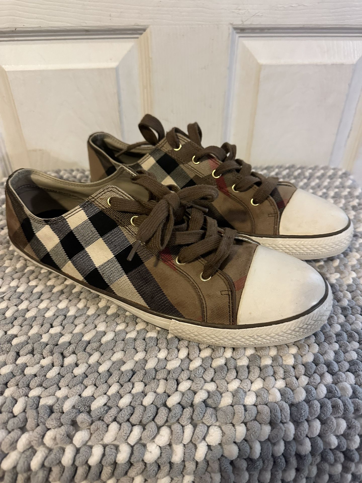 Men's Burberry Shoe Size 11.5/EUR 45 Excellent Condition