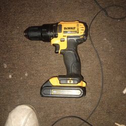 20 Volt Maxx Drill W Charger