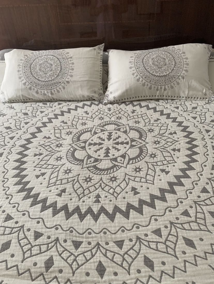 Organic Muslin Cotton Blanket And Two Pillowcases, King, New