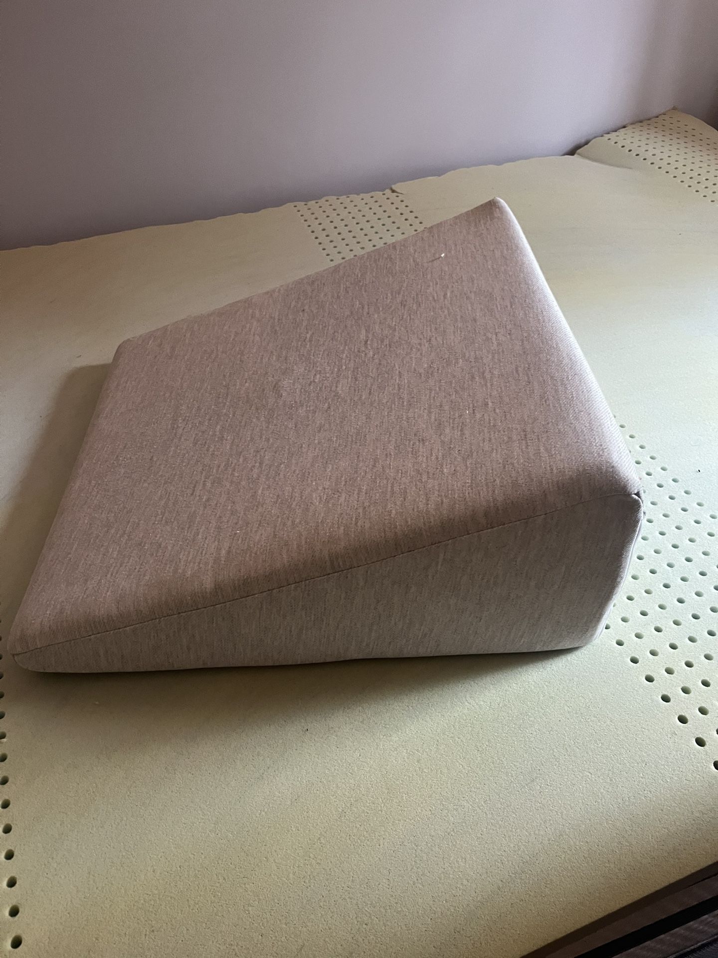 Wedge pillow
