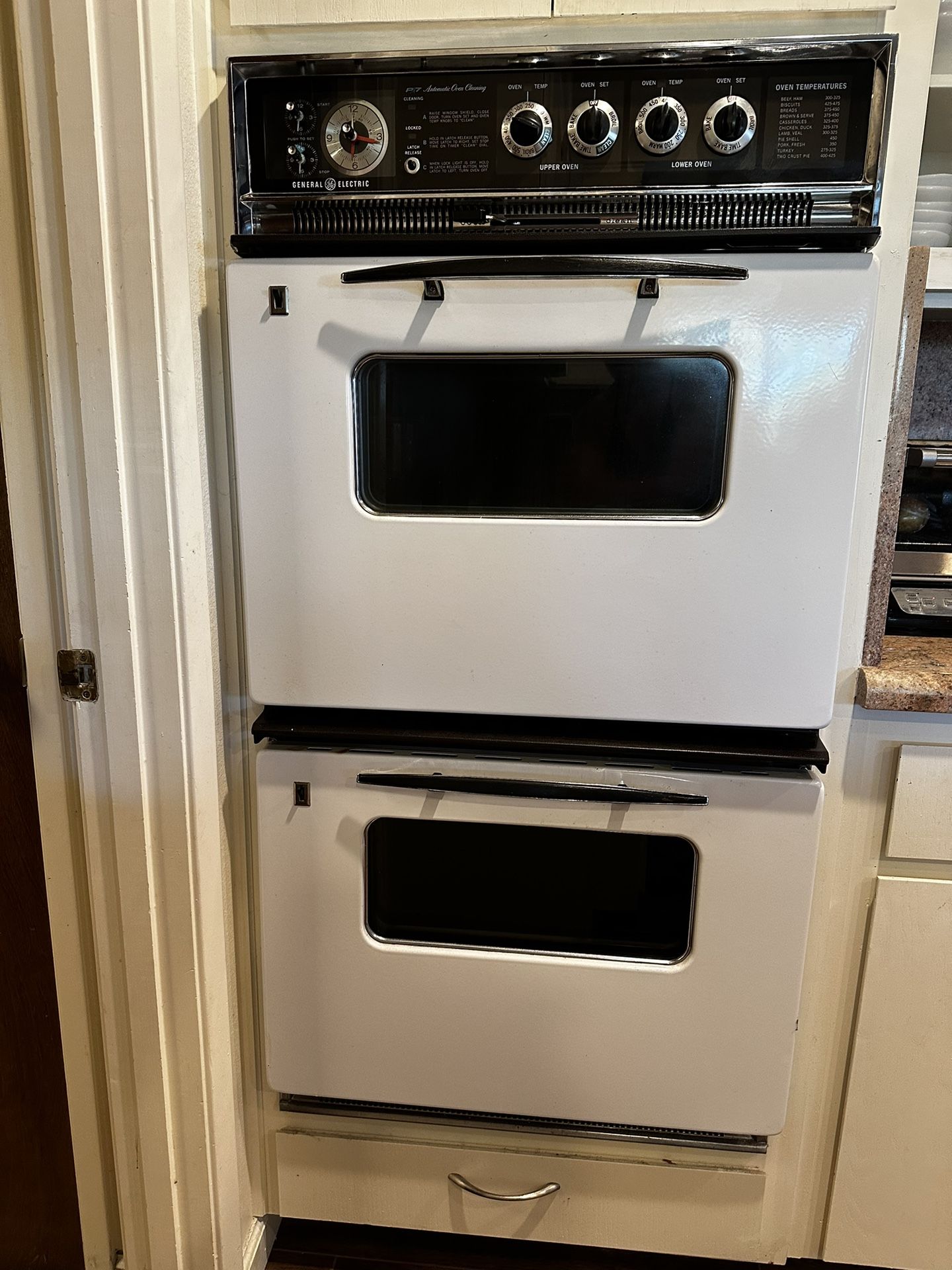 Vintage GE Double Wall Oven for Sale in Phoenix, AZ - OfferUp
