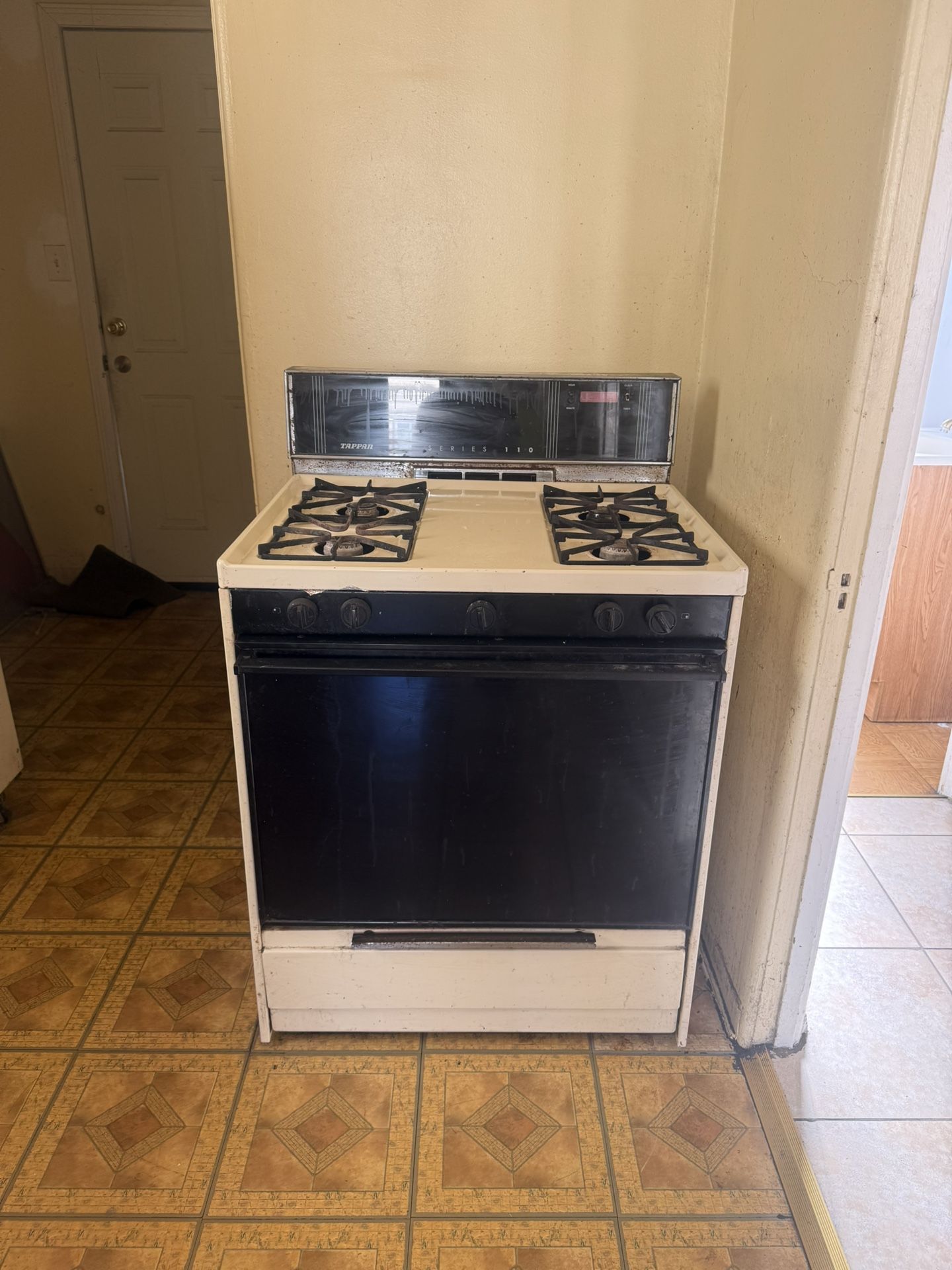 Stove And Refrigerator