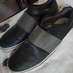 PUMAS SHOES MENS SIZE 10.5