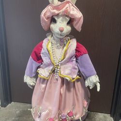 Alice In Wonderland White Rabbit Statue