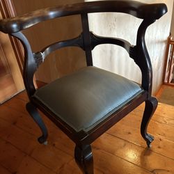 English Early Georgian Corner Chair