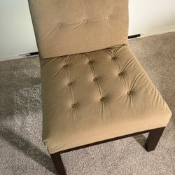 Modern Tan Accent Chair – Comfortable & Stylish Seating