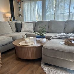 F.F.D.⚡️🚚 Ashley 4pc Thick Weave Sectional!