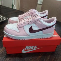 New Nike Dunk Low ( 7Y )