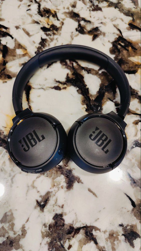 JBL Tune Wireless Headphones 