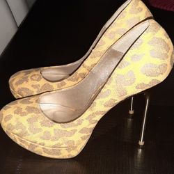 Republic LA Womens  HIGH HEELS yellow. 7.5