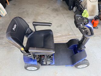 Pride Mobility Victory 10 4-Wheel Mobility Scooter, NEW BATTERIES