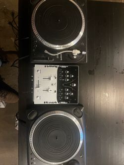 Numark DJ 2 Turntable and Mixer Setup