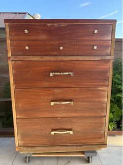 Vintage Wood 5 Drawer Dresser